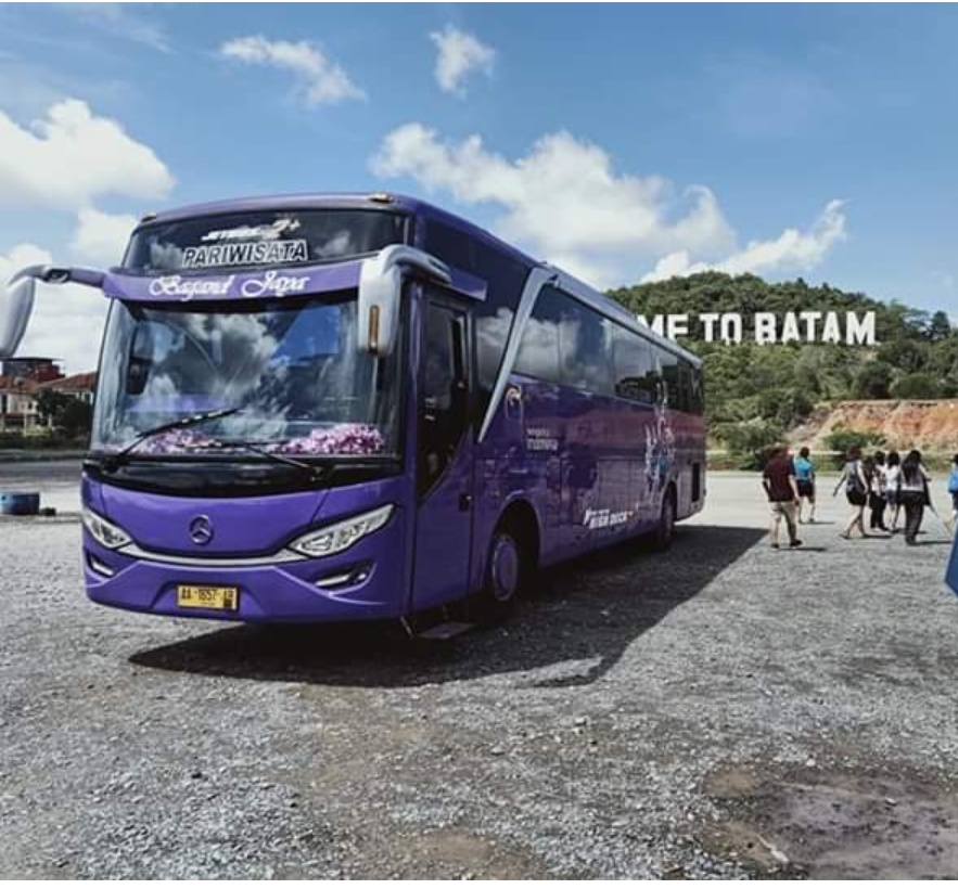 sewa bus pariwisata batam